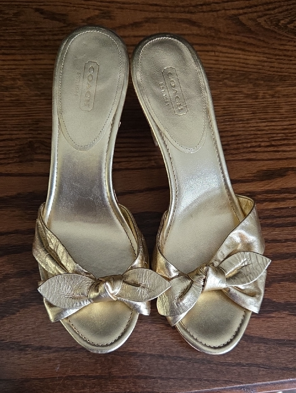 NWOB COACH Karen Gold Bow Cork Heels - Picture 2 of 10